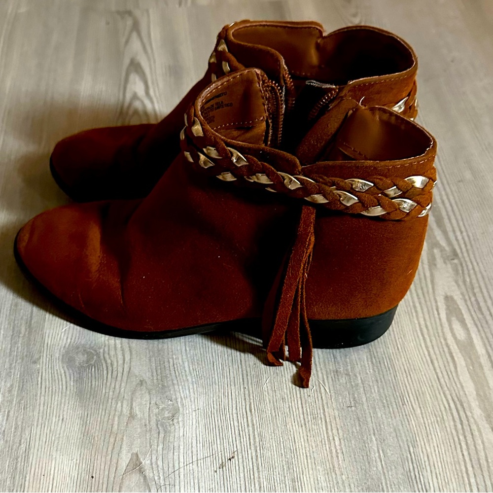 Wonder nation shoes in good condition